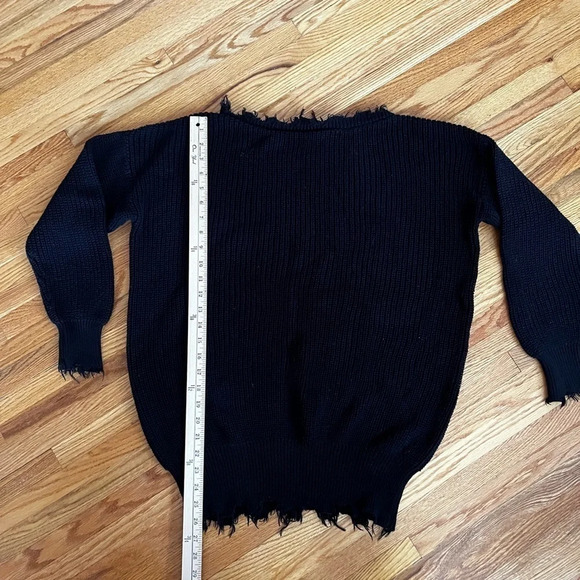Forever21 black sweater - Picture 1 of 4